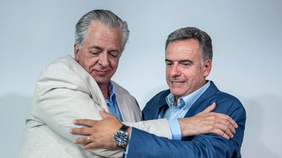 Víctor Björgan Barrios y Yamandú Orsi, durante la conferencia de prensa el viernes 1 para anunciar la incorporación del asesor al equipo de seguridad Víctor Björgan Barrios y Yamandú Orsi, durante la conferencia de prensa el viernes 1 para anunciar la incorporación del asesor al equipo de seguridad