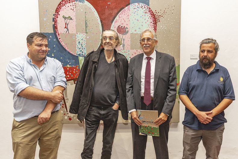Director de Comunicaciones de UTU Pablo Melgar, artista plástico Emilio Bolinches, director general de UTU Juan Pereyra y coordinador del Centro Cultural Pedro Figari Luis Peña
