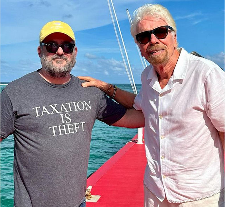 Litwak con el empresario Robert Branson, en las Islas Vírgenes Británicas
