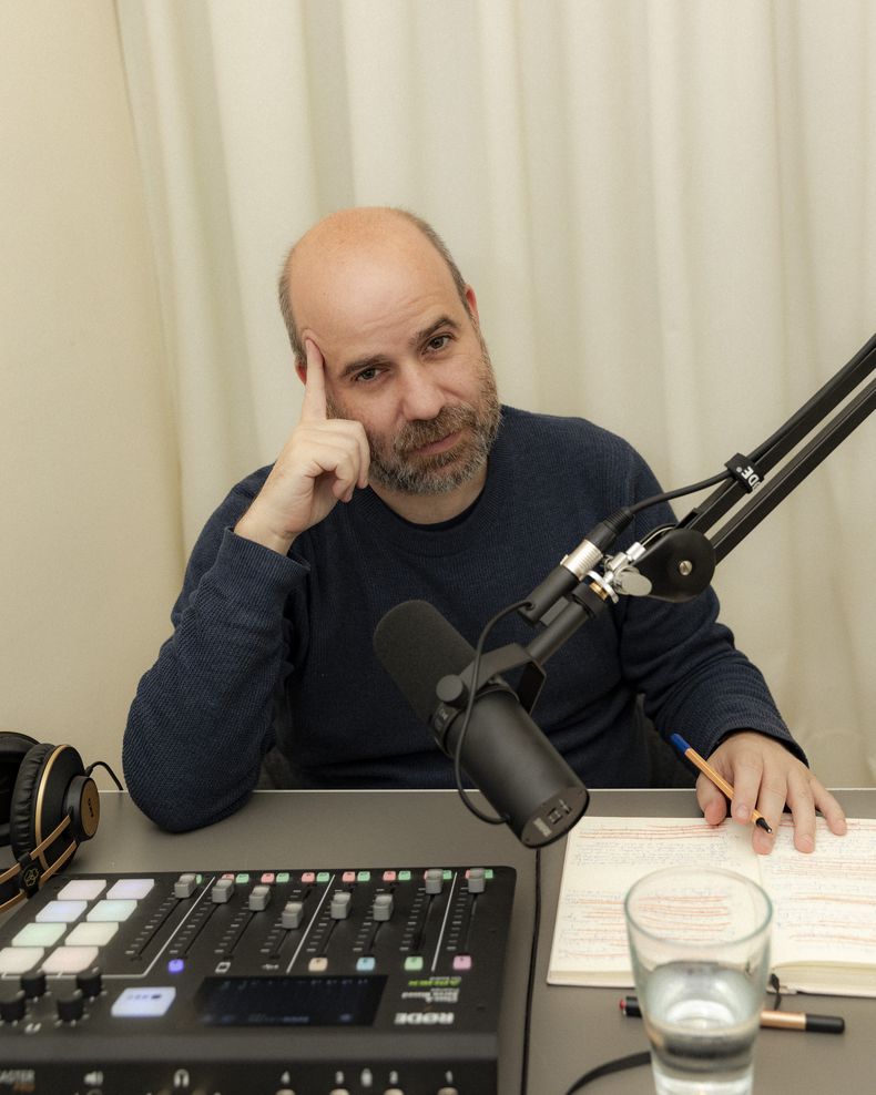 Javier Peña grabando un episodio de Grandes infelices