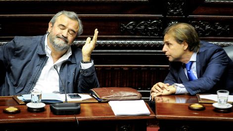 imagen de Luis Lacalle Pou le avisó a Jorge Larrañaga que la seguridad no es su monopolio y reclamó a los blancos “fraternidad” para ganar