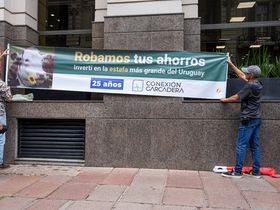 Manifestación por el caso Conexión Ganadera frente al Palacio de los Tribunales.