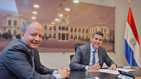 El ministro Fernández Valdovino y el presidente Peña