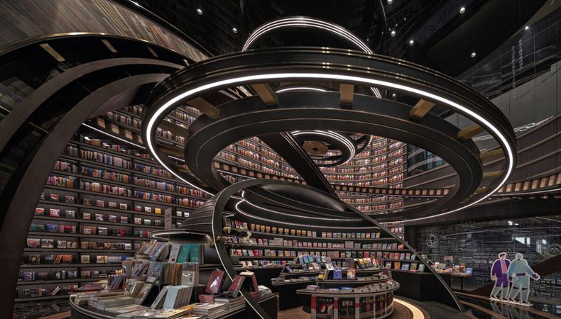 Un sector de la librería emula las órbitas de los cuerpos celestes en el universo.