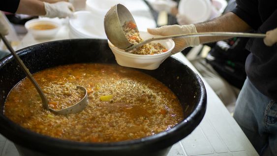 Olla popular. Foto: Santiago Mazzarovich / adhocFOTOS Olla popular. Foto: Santiago Mazzarovich / adhocFOTOS