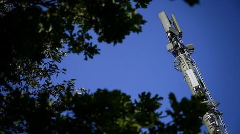 Búsqueda | Una antena de red móvil de alta velocidad 5G. Foto: AFP