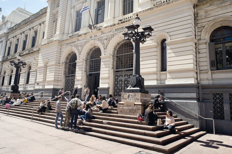 Las desigualdades de género están presentes en la vida universitaria y se manifiestan de diversas formas. Foto: Ricardo Antúnez / adhocFOTOS