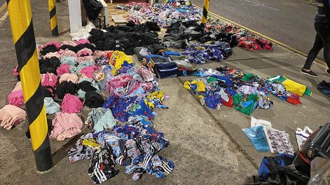 Una incautación aduanera de mercadería y vehículos. Foto: Direccion Nacional de Aduanas