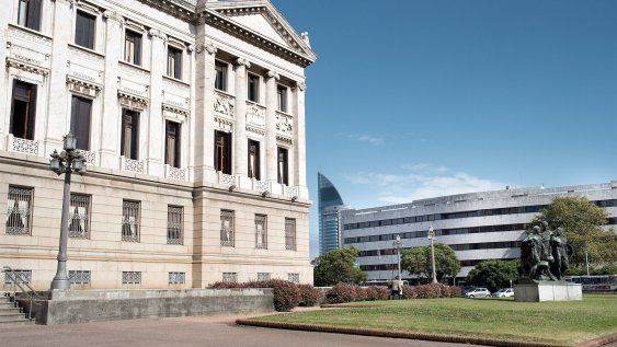 Palacio Legislativo y anexo. Palacio Legislativo y anexo.