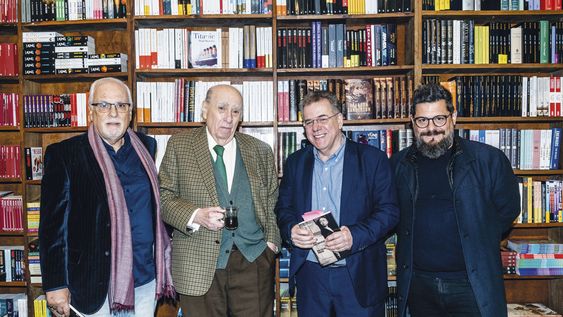 Autor del libro Hugo Burel, Julio María Sanguinetti, Gerardo Caetano y director editorial de Penguin Random House Julián Ubiría. Autor del libro Hugo Burel, Julio María Sanguinetti, Gerardo Caetano y director editorial de Penguin Random House Julián Ubiría.