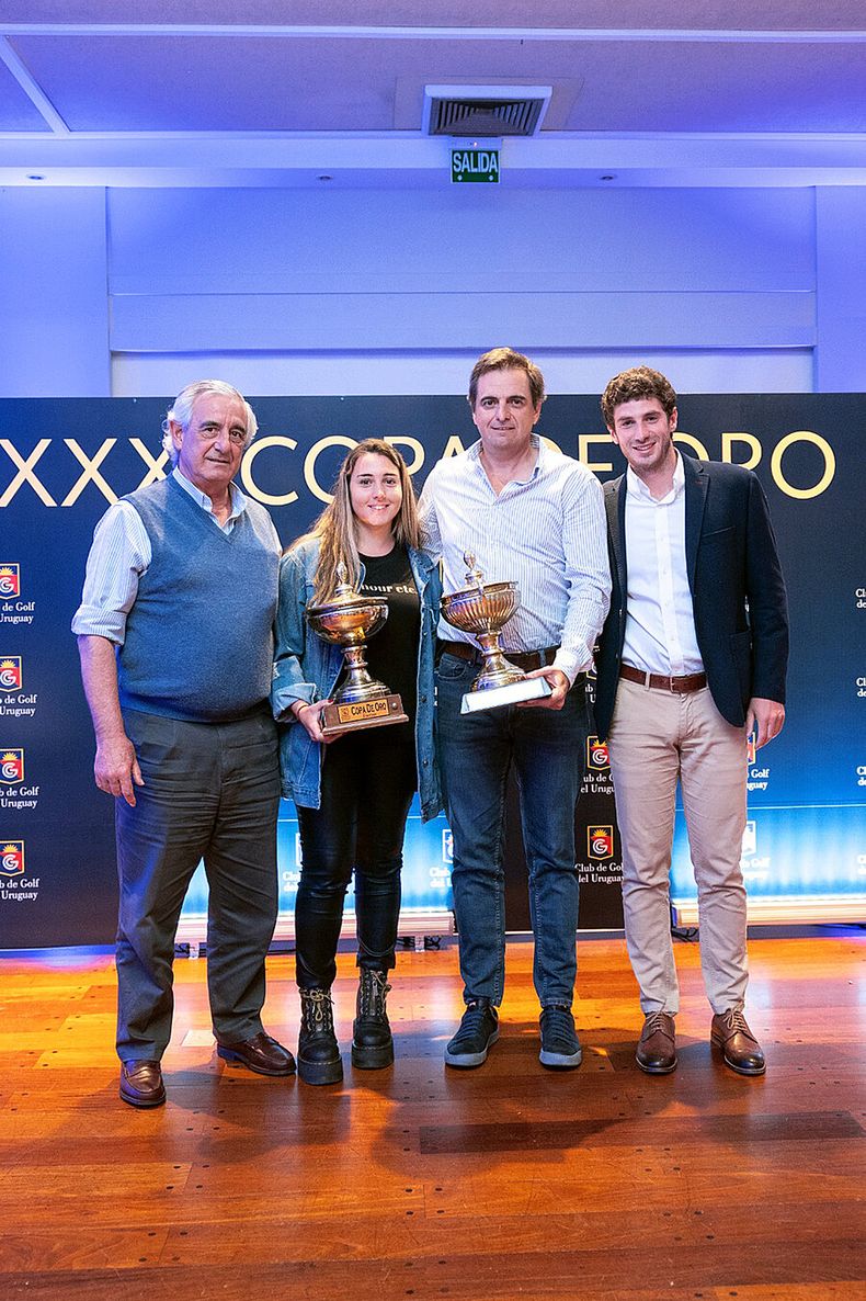 Presidente del Club de Golf del Uruguay Santiago Fernández, Victoria Bargo, Miguel Reyes y Capitán Nicholas Teuten