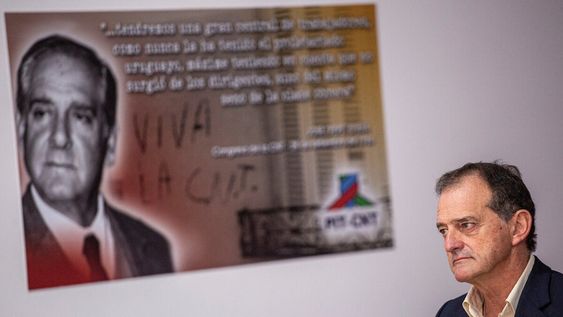 Manini durante la reunión de representantes de Cabildo Abierto en la sede del PIT-CNT en Montevideo, abril 2022. Foto: Mauricio Zina / adhocFOTOS Manini durante la reunión de representantes de Cabildo Abierto en la sede del PIT-CNT en Montevideo, abril 2022. Foto: Mauricio Zina / adhocFOTOS