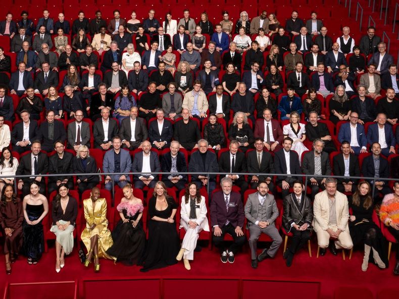 La foto al estilo anuario de clase de todos los nominados es un clásico de la previa de los Premios Oscar