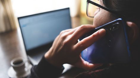 Los proveedores de servicios de telecomunicaciones son los que habilitan a la Policía a interceptar una línea móvil