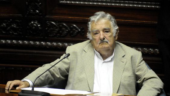 imagen de Mujica renunció al Senado pero sigue en política y es visto como el gran adversario por la oposición, que prefirió no homenajearlo imagen de Mujica renunció al Senado pero sigue en política y es visto como el gran adversario por la oposición, que prefirió no homenajearlo