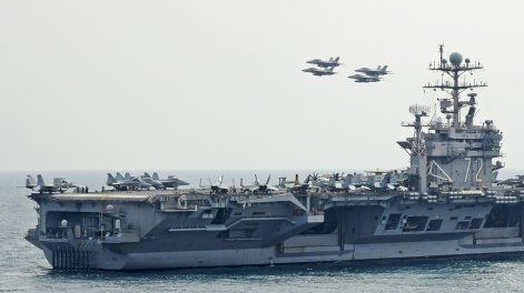 Trump, aseguró este que el “enorme” contingente de la Armada de Estados Unidos, liderado por el portaaviones nuclear Abraham Lincoln, se dirige a Irán con “rapidez”, “determinación” y “entusiasmo”, y es todavía mayor que el enviado a Venezuela para la operación que acabó con la detención de Nicolás Maduro.