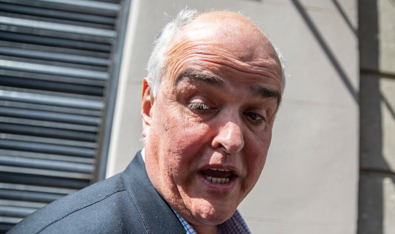 Gustavo Penadés, previo a la audiencia de formalización en el Juzgado de Juan Carlos Gómez. Foto: Mauricio Zina, adhocFOTOS