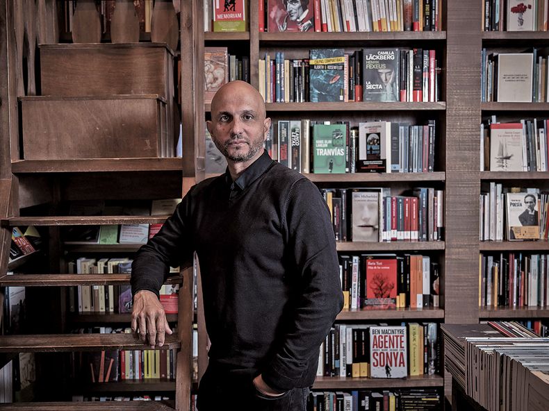 Jorge Carrión: “Seguro que habrá varias formas de amor entre humanos y algoritmos, con y sin cuerpo”