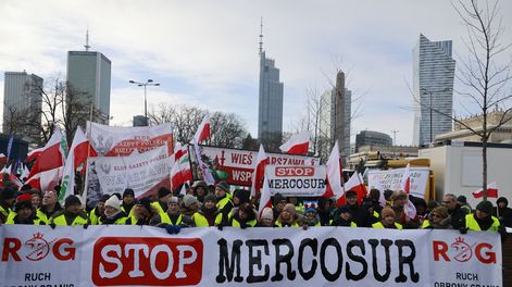 Agricultores polacos protestan contra el acuerdo UE-Mercosur en Varsovia, Polonia, el 9 de enero de 2026.&nbsp;