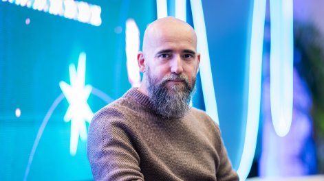 Jon Hernández fue uno de los oradores en  Summit AI Human Future 2025