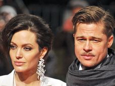 Durante el rodaje de la película Sr. y Sra. Smith, el galán de Hollywood fue acusado de engañar a su esposa, Jennifer Aniston, con la actriz Angelina Jolie, con quien estuvo 10 años de novio y dos de casados. AFP 