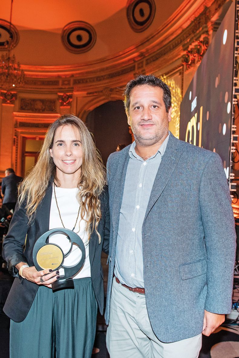 Verónica Gene y Andrés Berenguer, de Coca- Cola Femsa, Proveedor del año y ganador en Estrategia digital