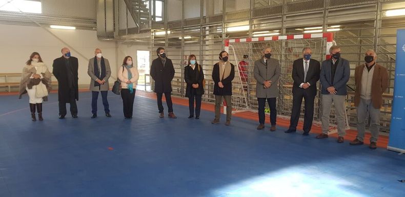 Robert Silva en la inauguración de un gimnasio en Canelones.