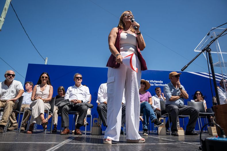 Cecilia Cairo, durante la asunción de autoridades del Ministerio de Vivienda y Ordenamiento Territorial, en el barrio Campo Galusso de Montevideo
