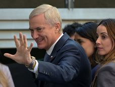 kast asume la presidencia de chile con la promesa de deportar a 340.000 migrantes