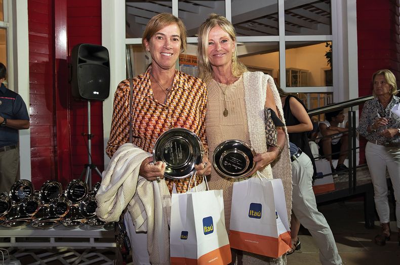 Ganadoras de 36 hoyos damas desde 43,1 y más índex Geraldine Zavalia y Josefina Carles
