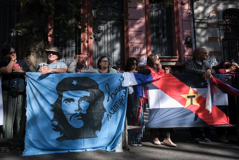 Bandera del Movimiento de Liberación Nacional-Tupamaros (MLN) durante un acto el año pasado en Montevideo.&nbsp;