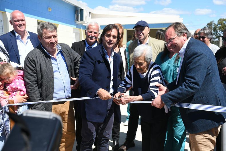 La inauguración de un hogar de ancianos —una de las soluciones habitacionales del BPS— en Santa Clara de Olimar