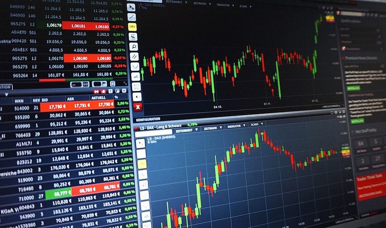 imagen de Portfolio para el semestre: pesos, deuda emergente y renta variable
