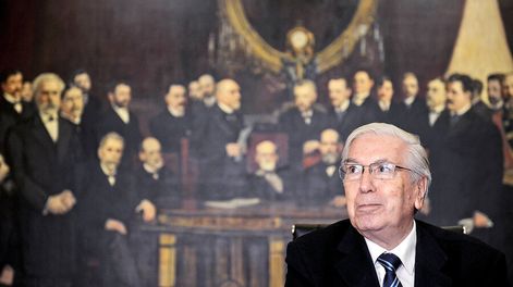 Julio Porteiro en la casa matriz del BROU, cuando ocupaba la presidencia del banco. Foto: Santiago Mazzarovich / adhocFOTOS
