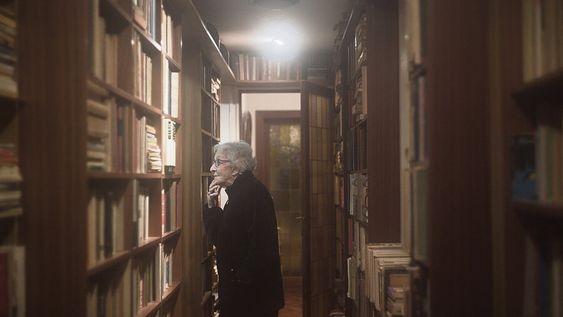 Ida Vitale, un retrato de María Arrillaga sobre la poeta uruguaya