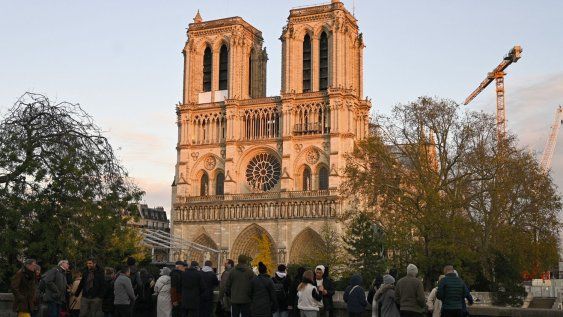 despues de tres decadas, notre-dame vuelve a ser testigo de un matrimonio privado