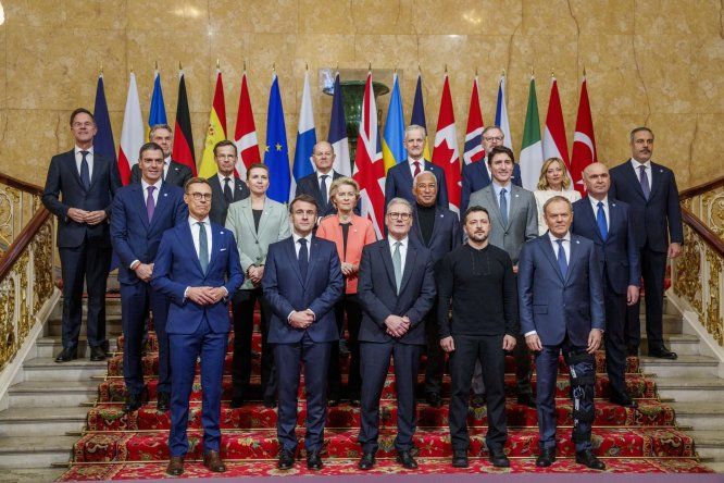 El primer ministro británico es el anfitrión de una cumbre de líderes europeos en Londres para discutir la guerra en curso en Ucrania, 2 de marzo 2025.