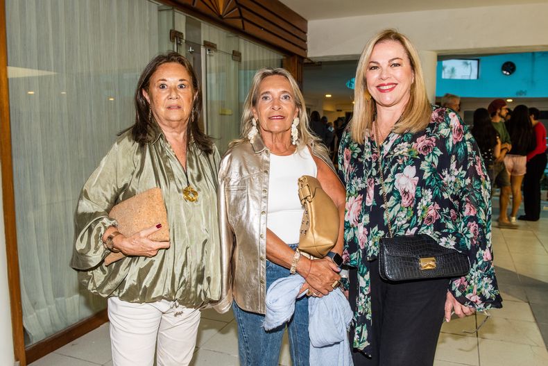 Alicia Magariños, Tere Camejo y embajadora de Ecuador Isabel Wagner.