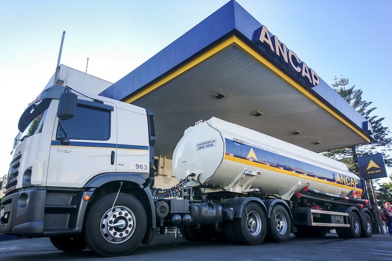Estación de servicio del sello Ancap.