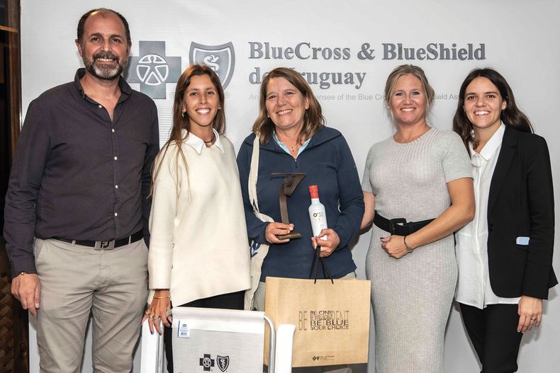 Gerente de La Tahona Golf Club Marcelo Tobler, representante de BlueCross & BlueShield Victoria Brum, mejor score gross Nicky Bryans, Alina Röhrdanz e integrante de BlueCross& BlueShield Joaquina Mencot