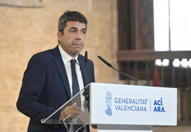 El presidente regional valenciano, Carlos Mazón, durante la rueda de prensa en que anunció su dimisión, el 3 de noviembre de 2025 en la ciudad española de Valencia.