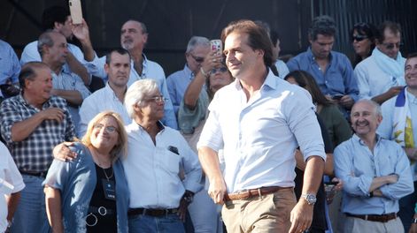 imagen de En el comando de Lacalle Pou ya miran al 1º de marzo y hablan de una ley ómnibus urgente que incluya algunas reformas