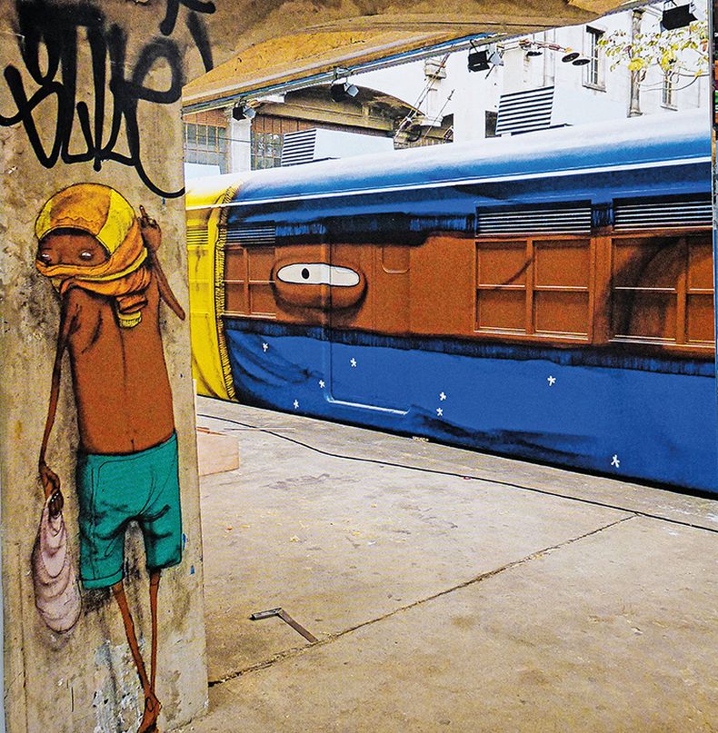 Obra de Os Gêmeos, dúo artístico brasileño que ahonda en las raíces de la cultura de su país, a menudo a través de una crítica política y social radical. Río de Janeiro, Brasil, 2012