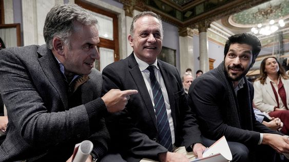 Yamandú Orsi, Álvaro Delgado y Andrés Ojeda en el Palacio Legislativo en Montevideo Yamandú Orsi, Álvaro Delgado y Andrés Ojeda en el Palacio Legislativo en Montevideo