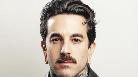 René ZZ hoy tiene casi 2 millones de seguidores en YouTube, un suplemento natural llamado ZZEN y un podcast.