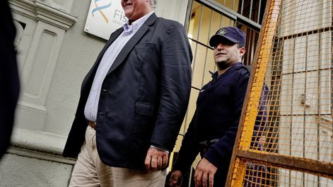 Gustavo Penadés a la salida de la Fiscalía. Foto: Javier Calvelo, adhocFOTOS