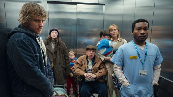 Johnny Flynn, Andrea Riseborough, Timothy Spall, Kate Winslet y Fisayo Akinade.