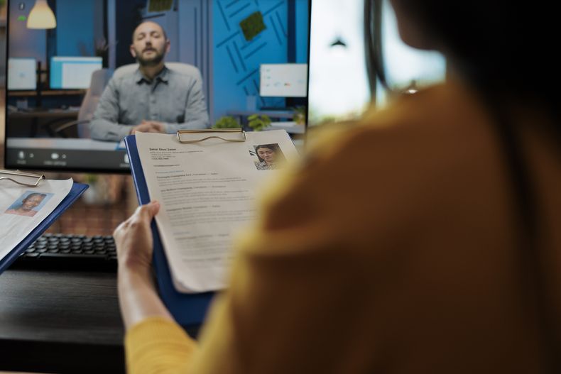 La demanda de empleo moderó su crecimiento en mayo, según la consultora Advice
