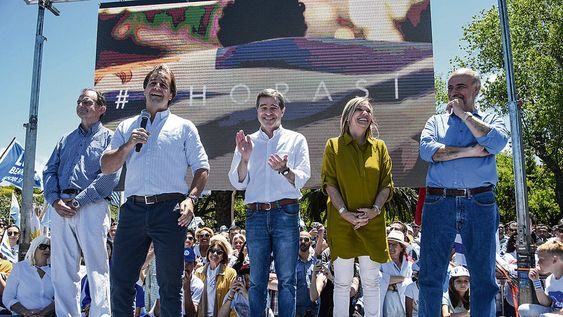 imagen de Ley de urgencia se deberá “adecuar” al programa firmado por la coalición, sostiene jurista asesor de Lacalle Pou imagen de Ley de urgencia se deberá “adecuar” al programa firmado por la coalición, sostiene jurista asesor de Lacalle Pou