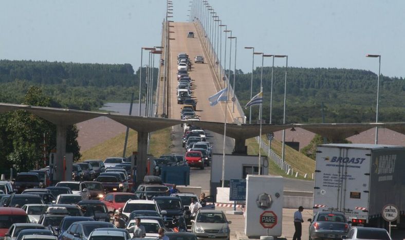 Se intensificará las inspecciones en la frontera, en particular con Argentina. Foto: Aduanas